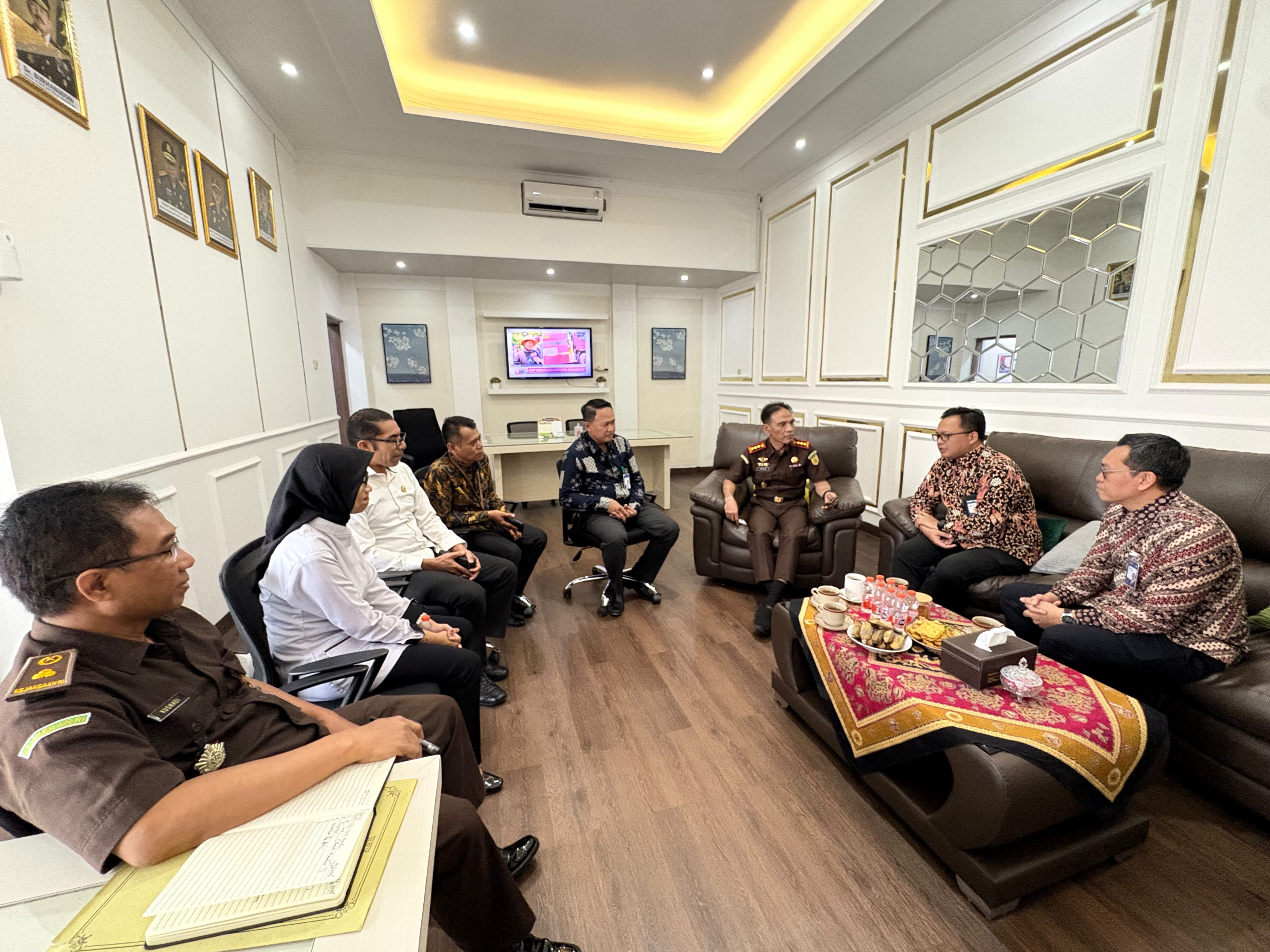 Kajari Kota Tegal terima kunjungan Bank BRI Cabang Tegal