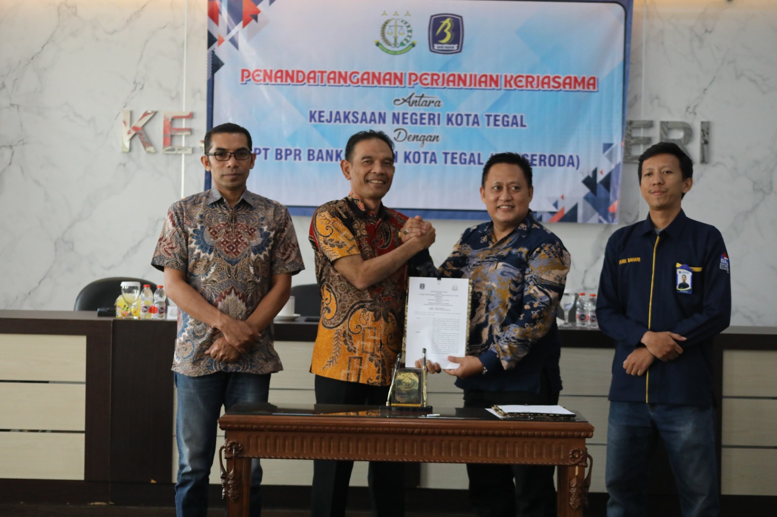 Kejari Kota Tegal dan Bank Bahari Kota Tegal teken MoU Penanganan Maslah Hukum Bidang Perdata dan TUN