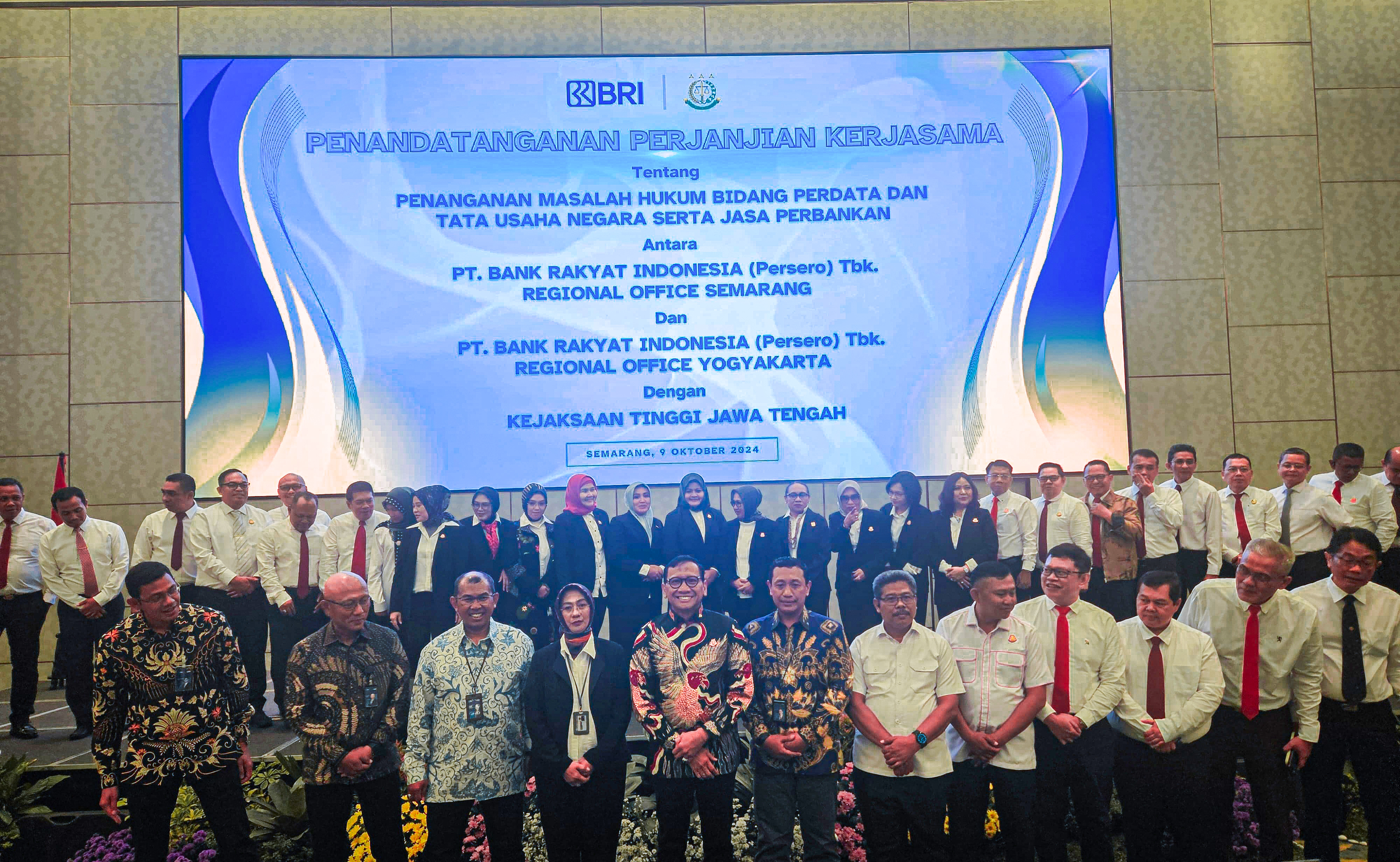 PT Bank BRI Regional Office Semarang dan Regional Office Yogyakarta melaksanakan penandatangan kerja sama dengan Kejaksaan Tinggi Jawa Tengah