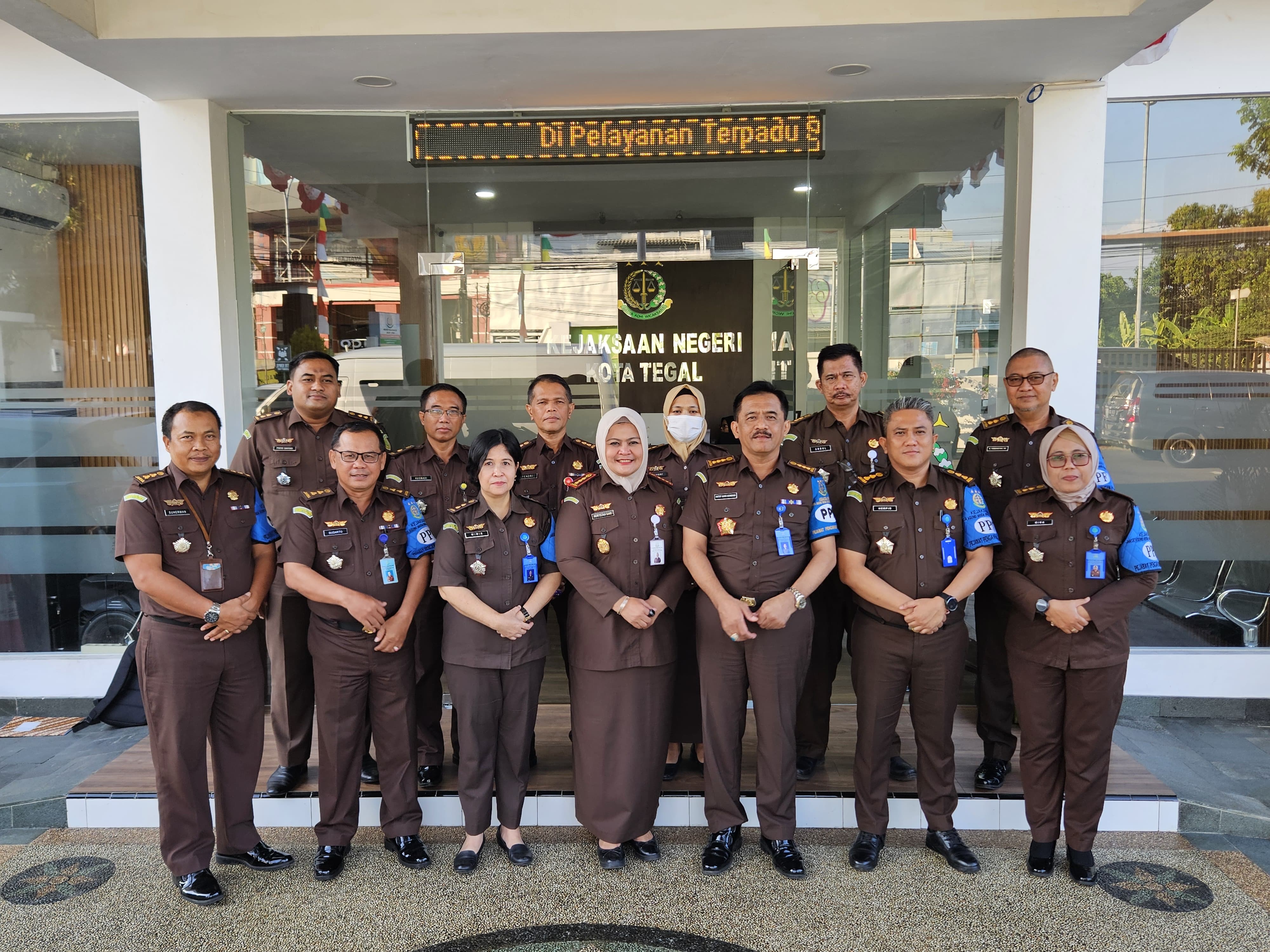 Asisten Pengawasan Kejaksaan Tinggi Jawa Tengah Bapak Gatot Guno Sembodo, SH, MH beserta tim pemeriksa melaksanakan kegiatan inspeksi pemantauan
